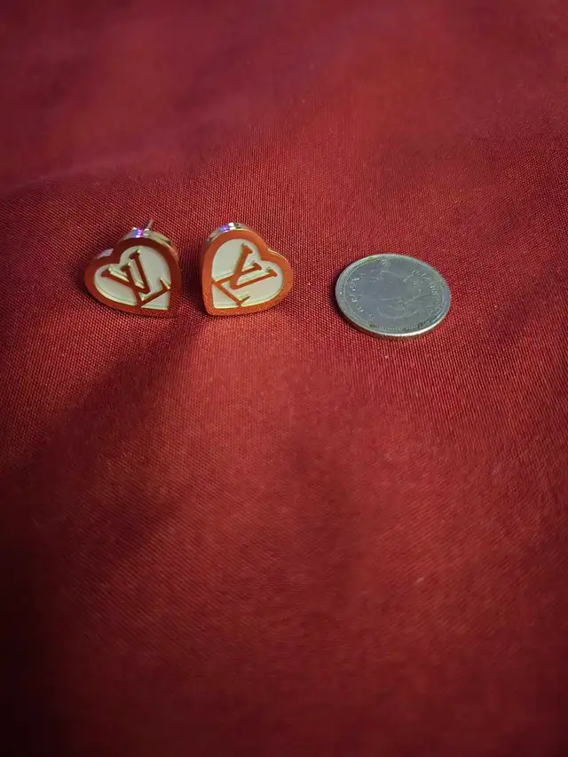  Heart Stud Earrings521683026723491841