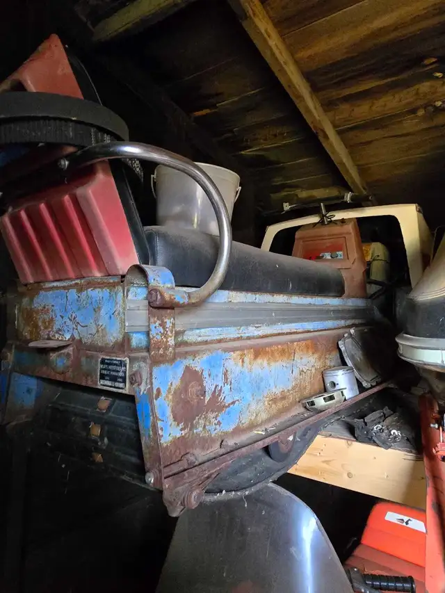 Vintage Sleds in Snowmobiles in Moose Jaw - Image 8