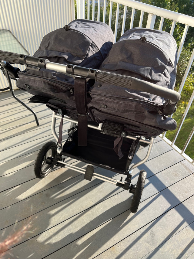Double stroller - Bumbleride Indie Twin in Strollers, Carriers & Car Seats in City of Halifax - Image 3