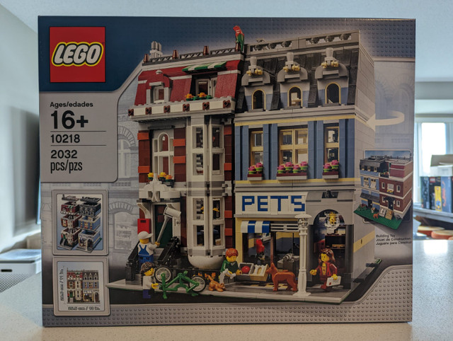 BNIB Lego - 10218 - Pet Shop V39 - $450 in Toys & Games in City of Toronto