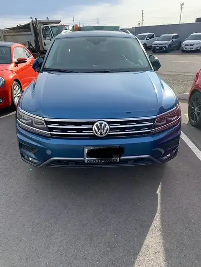 2018 Volkswagen Tiguan Metallic Blue in color 2.0 Gas Engine with Turbo Fully Loaded with Navigation...