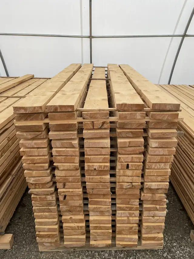 Bois d’épinette rouge 2x8x12 in Other in Québec City - Image 2