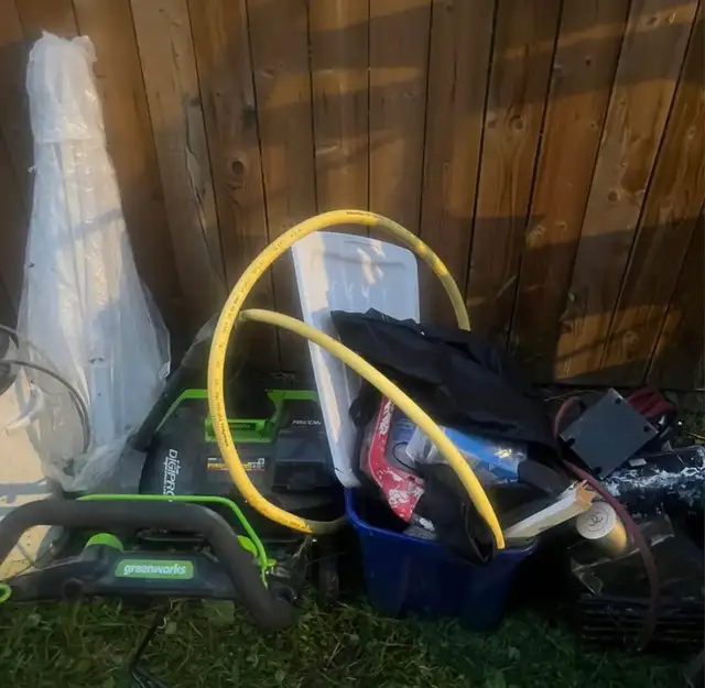 GarageSale Items:shop Vac, Tools, Garden Equipment a in Other in Saskatoon - Image 6