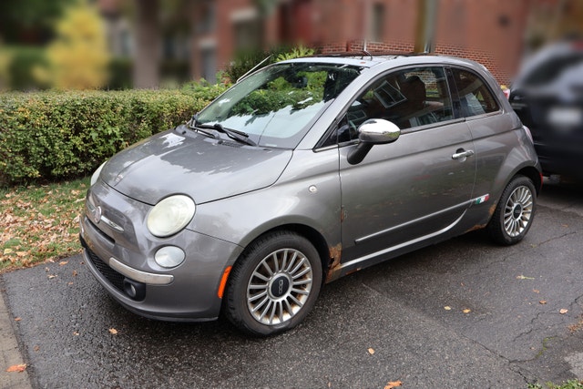 Fiat 500 Lounge 2012 • Bose • Sunroof • $3,100