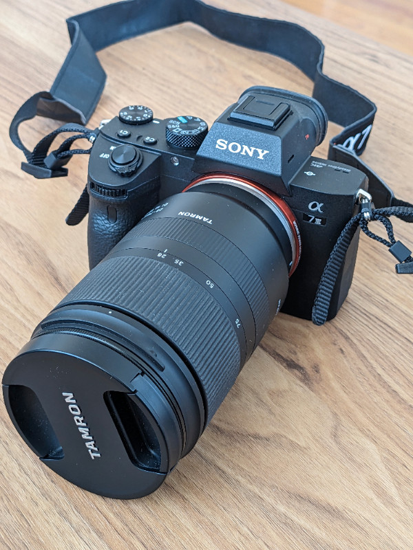 Sony Alpha 7 III + 28-75mm Tamron (+lens hood + lens case + bag dans Appareils photo et caméras  à Ville de Montréal