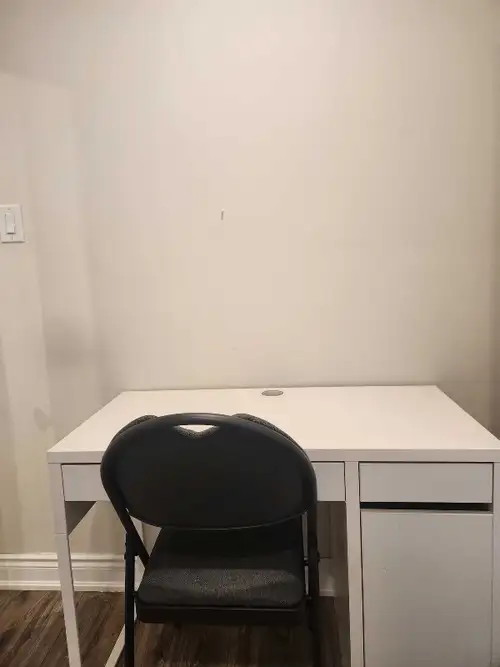 This cozy and well-appointed room is available for a female student looking for a comfortable living...