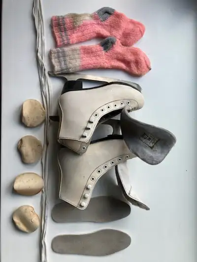 Hespeler Youth Y13 Figure Skates Youth/Girls/Women White, View more