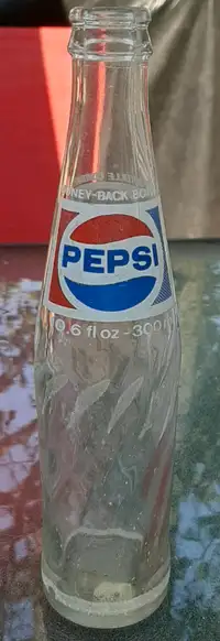 Bouteille Pepsi Cola Vide 300 ml ou 10.6 onces Fin Années 80