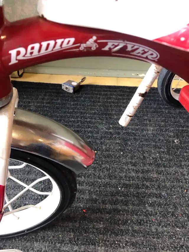 tricycle pour tout- petits( radio flyer classique in Kids in Longueuil / South Shore - Image 7