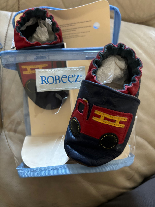 ROBEEZ infant leather soft shoes in Clothing - 6-9 Months in Kitchener / Waterloo - Image 2