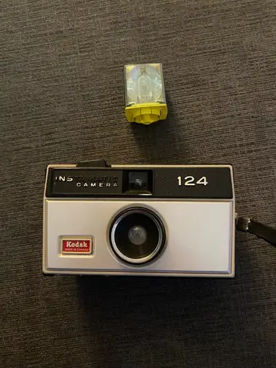 Kodak Instamatic 124, View more