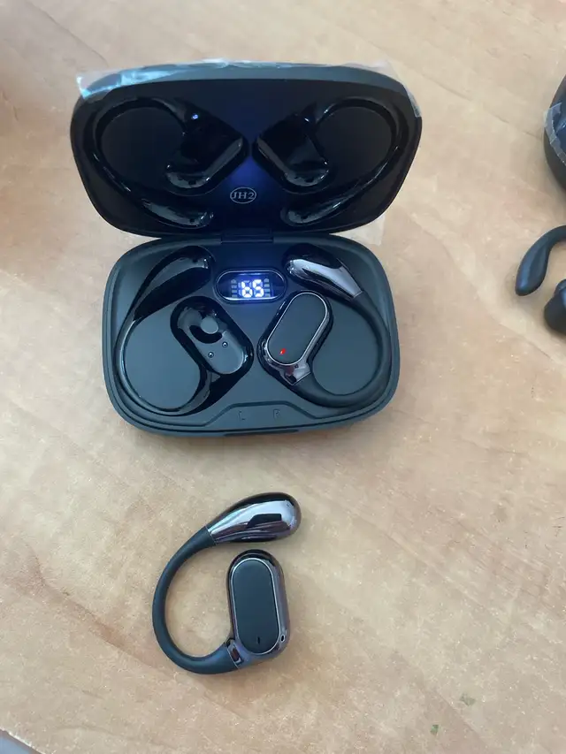 ear  phones ☎️ in Headphones in Bedford - Image 5