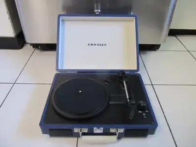 Classic Crosley Blue Stereo Suitcase Turntable Ex Condition!!, View more