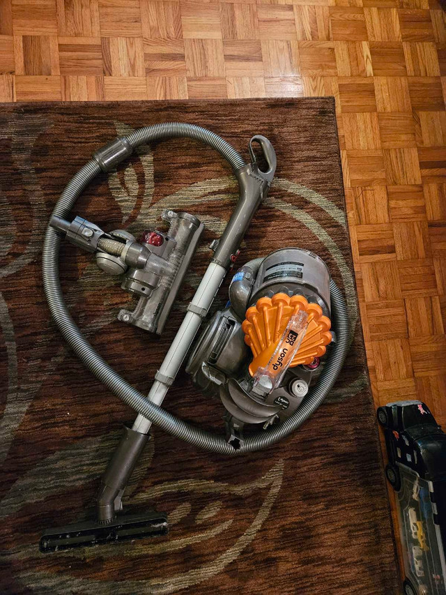 Dyson Vaccum  in Vacuums in Guelph