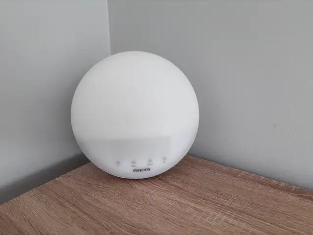Philips SmartSleep Wake-up Light in Indoor Lighting & Fans in City of Toronto - Image 3
