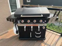 Near new BBQ griddle with air fryer 