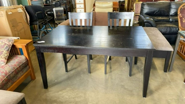 BLACK DINING TABLE WITH 4 CHAIRS - w/ in Dining Tables & Sets in Delta/Surrey/Langley - Image 4