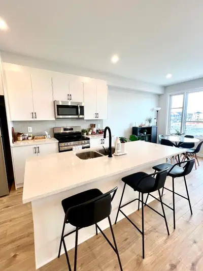 One bedroom available for rent in a 2 bedroom 1.5 bath townhouse located in Brookline Kanata along S...