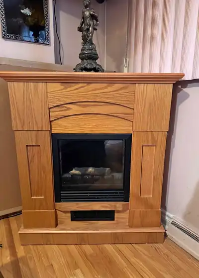 FOYER ÉLECTRIQUE EN COIN OU DROIT AU MUR, View more