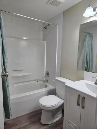 ✨ COZY • QUIET • PET-FRIENDLY ✨ Beautiful 2 Bedroom — Main Floor with Private Entrance Welcome to yo...