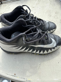 Foot ball cleats- excellent condition 