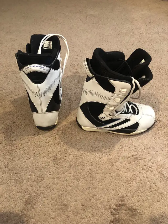 Adult/ Teen Men’s White Morrow Snowboard Boots (Size 10) in Snowboard in Calgary - Image 5