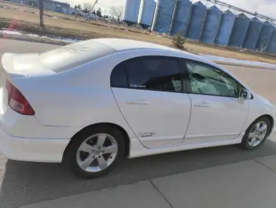 Selling this 2008 Honda civic 1.8 has the 5-speed manual runs and drives great asking 3700$