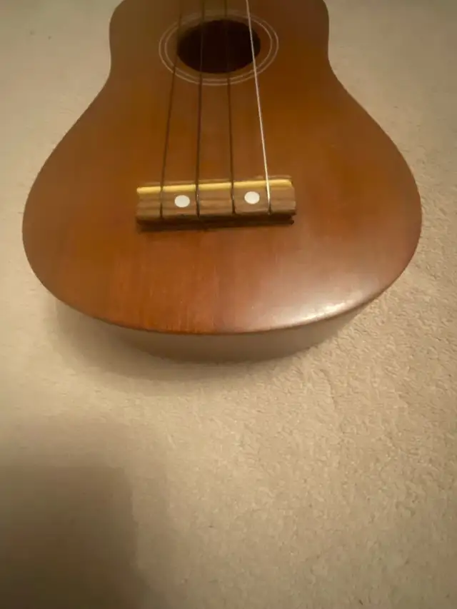 JHS& co. vintage ukulele model 11K20N. in Other in Markham / York Region - Image 9