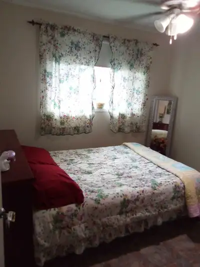 Room to rent for a woman