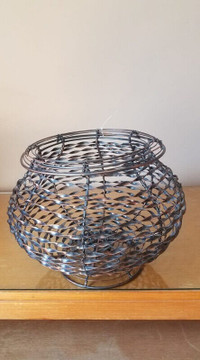 Metal wire vase shape & Bathroom 4 piece set