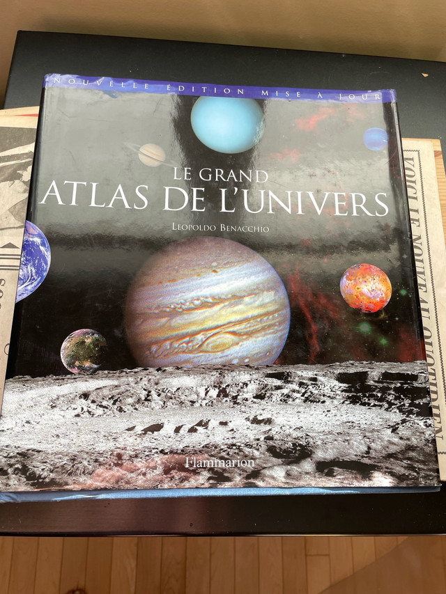 Le grand atlas de l’univers maison d’édition Flammarion 2003 dans Manuels  à Trois-Rivières