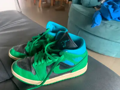 Air Jordan 1's, View more
