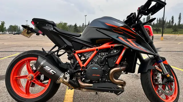 KTM 1290 superduke evo R 2022 in Sport Bikes in Calgary - Image 5