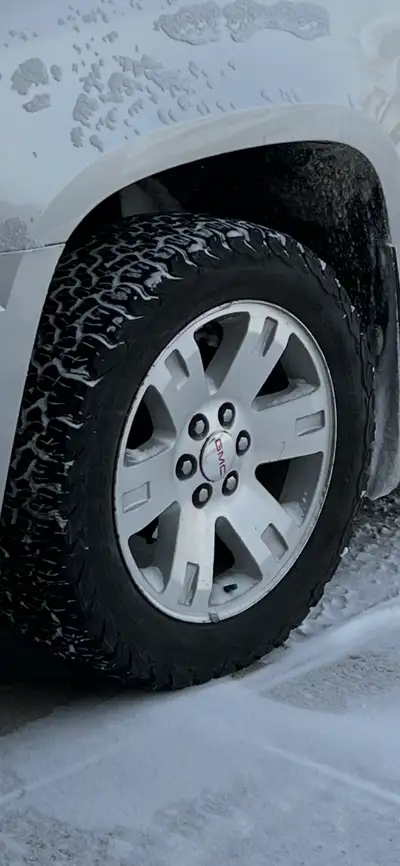 I have a set of 4 GMC 20” rims in excellent condition with P275/55R20 BFG ALL TERRAIN T/A KO’s that...