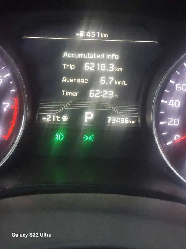 Front side, back and interior64840168480897122