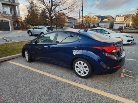 2014 Hyundai Elantra in Cars & Trucks in Oshawa / Durham Region - Image 2