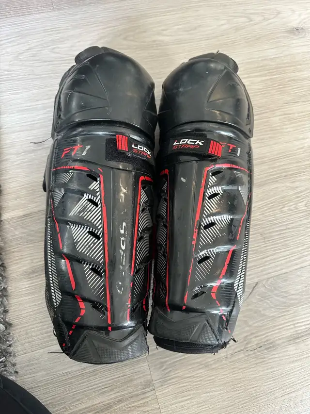 CCM FT1 JR Shin Pads in Hockey in Calgary - Image 2