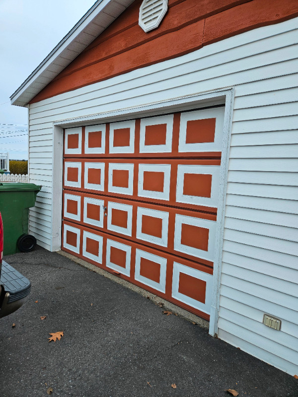 Porte de garage dans Portes, fenêtres et moulures  à Victoriaville - Image 2