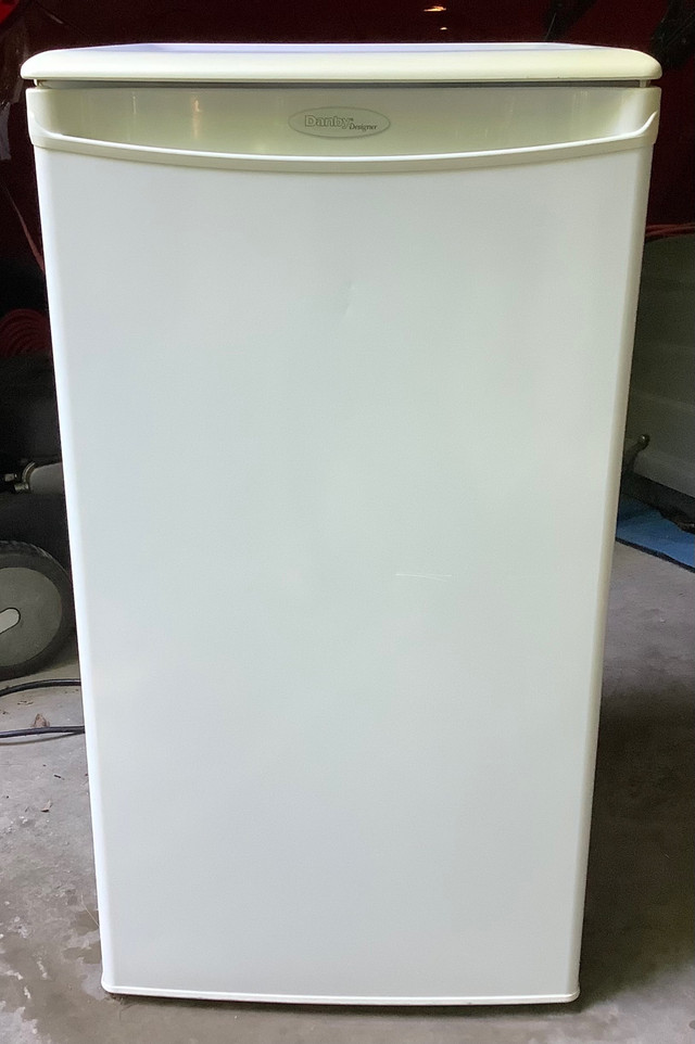 Refrigerator, compact, Danby designer series 3.2 cubic feet in Refrigerators in Kingston - Image 2