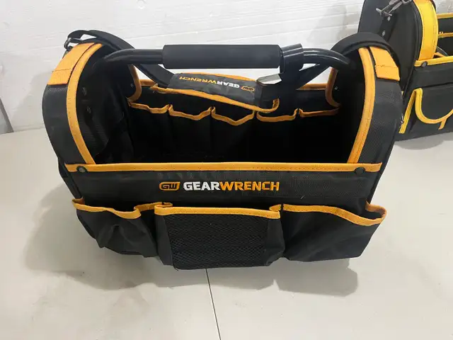 GEARWRENCH 16" Handled Tote Bag - 83146 in Tool Storage & Benches in Markham / York Region - Image 3