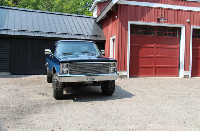 Square body Chevrolet pickup in Cars & Trucks in City of Toronto - Image 2