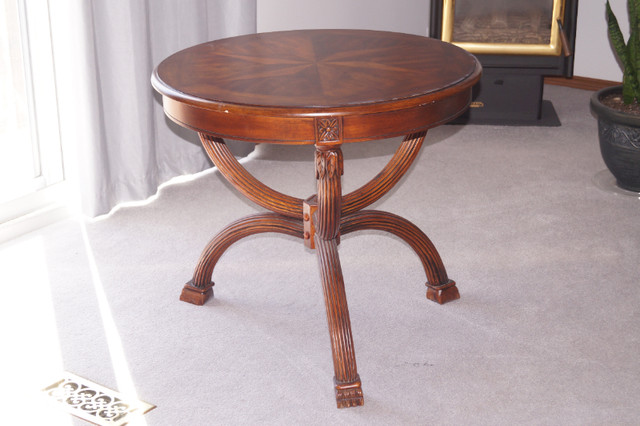 Solid wood round accent/hall table in Other Tables in St. Catharines