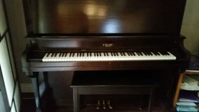Piano Droit Brun Foncée de Marque '' CRAIG '' in Pianos & Keyboards in Laval / North Shore - Image 3