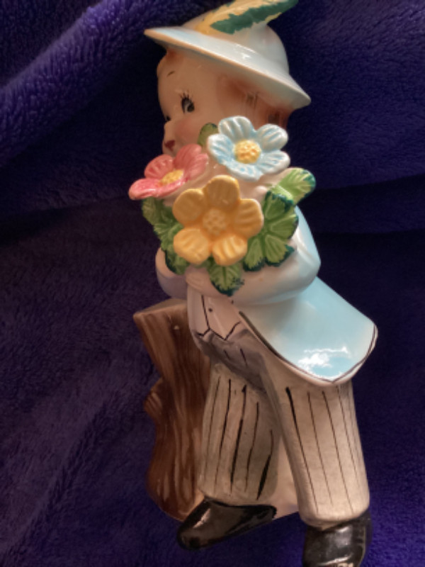 Vintage “Boy with Flowers Tree Stump Planter” in Arts & Collectibles in London - Image 4