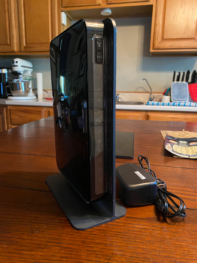 Bell Turbo Hub Netgear MVBR1210C HSPA voice and Data Cell Hub