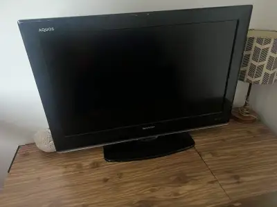 Television Sharp AQUOS LC-32D59U LCD, View more