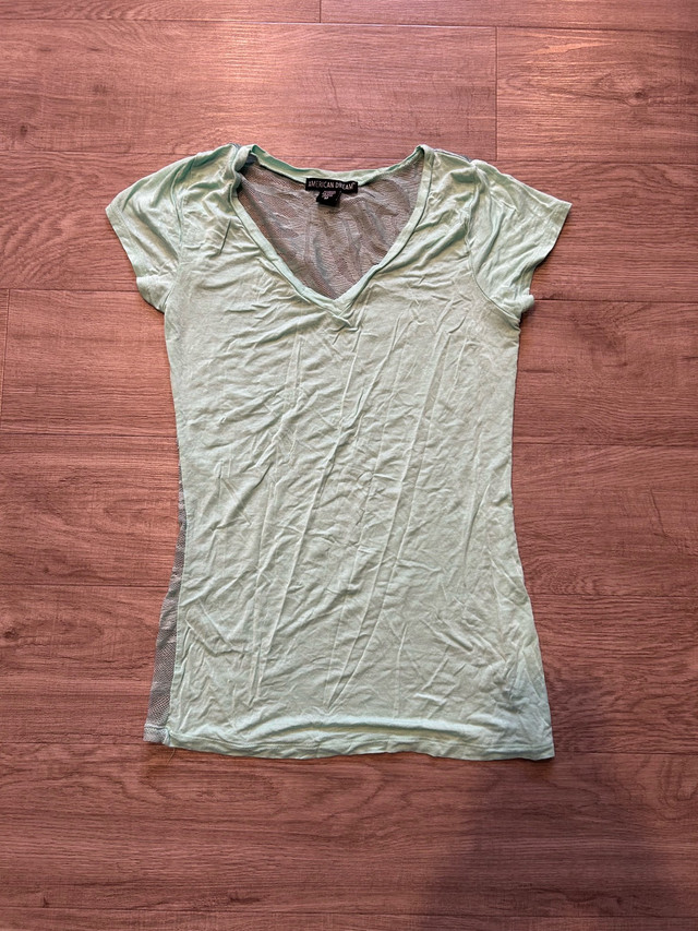 New women’s top in Women's - Tops & Outerwear in Gatineau