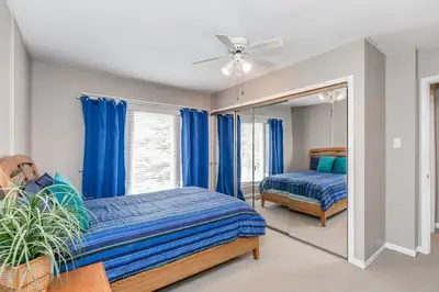 Furnished room for rent $850, richmond hill / short or long term