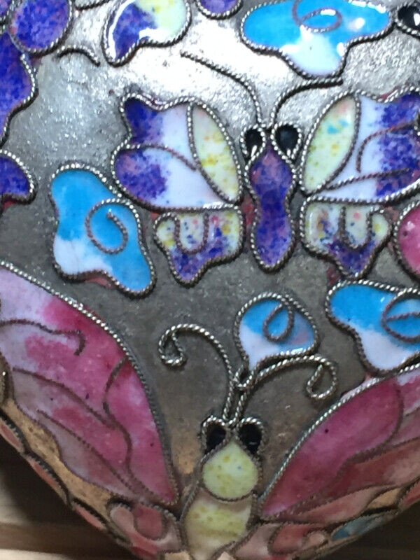 BEAUTIFUL Vintage Chinese ENAMEL Silver Cloisonne HEART 3” H in Arts & Collectibles in Vancouver - Image 2