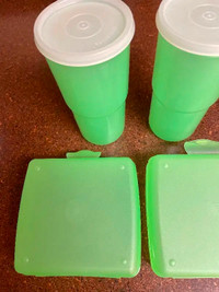 Tupperware Tumblers and Sandwich Keepers SET $15